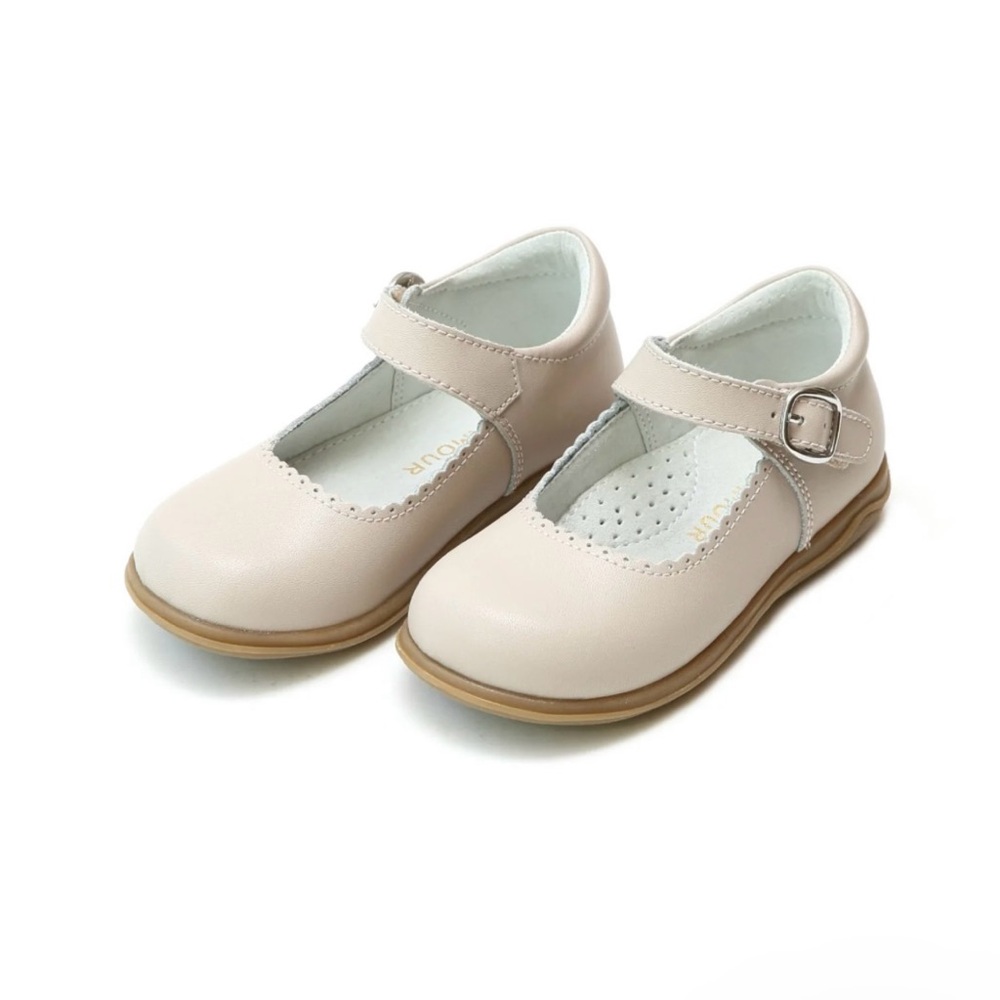 L’amour Chloe Scallop Mary Jane Almond Toddler Size 7